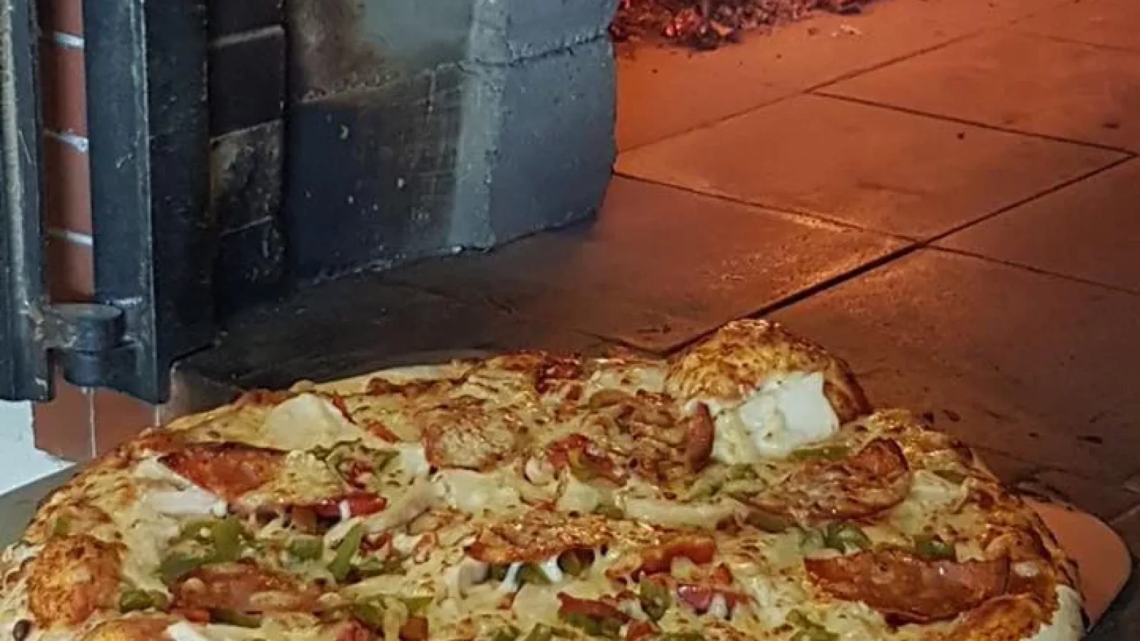 Herkesi Mutlu Edebilirsin;Çünkü Sen Pizza Romanza'sın!