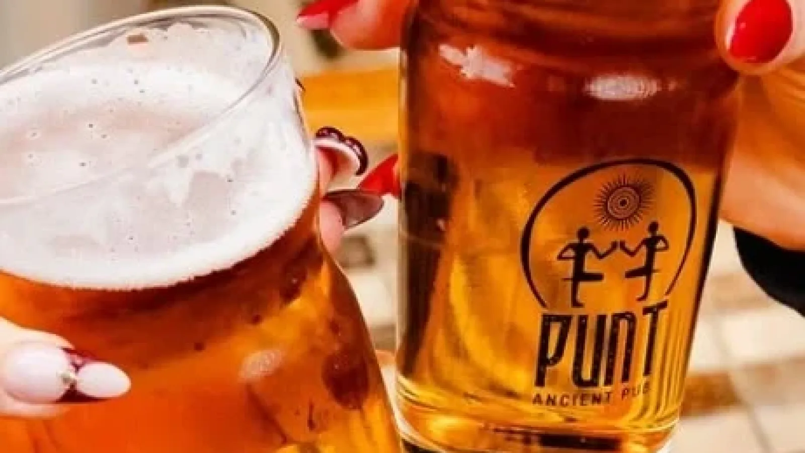 Punt Ancient Pub'da Dostlarla Bira Keyfi: Anı Yaşamanın En Güzel Hali