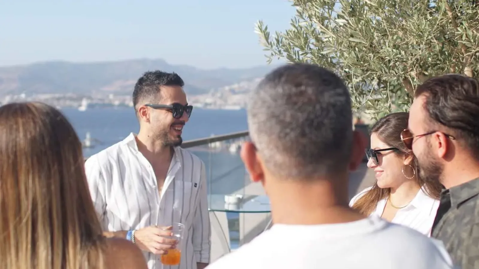 İZMİR ROOFTOP FESTİVAL 3000 KİŞİYİ AĞIRLADI!