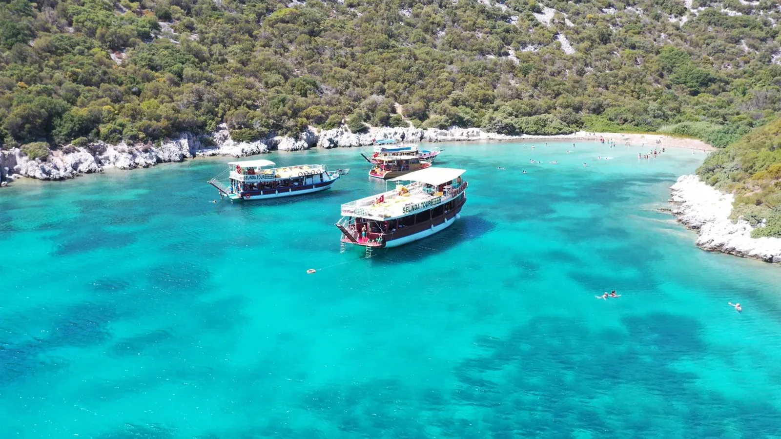 İzmir’de Doğayla İç İçe Sakin Bir Tatil Arayanlara Özel Rehber: Seferihisar Koyları