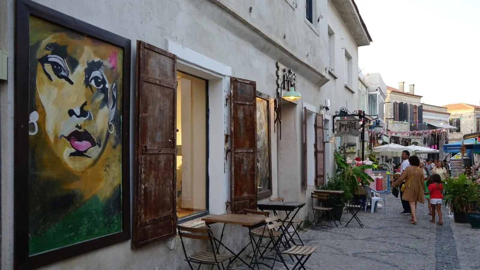 Bu Sokak Çok Başka Sokak: Urla Sanat Sokağı