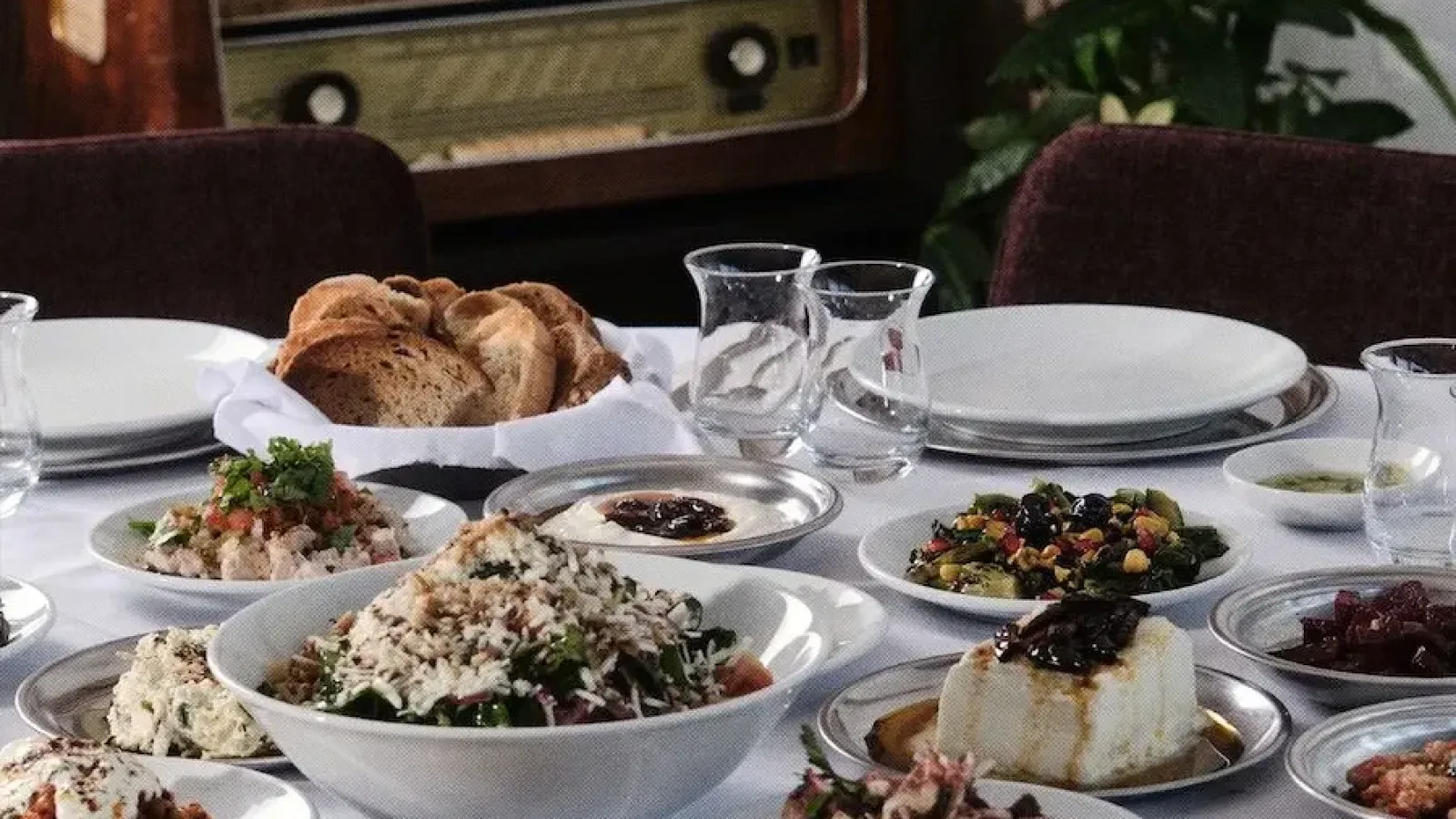 Yasef'in Meyhanesi Kordon'da Açıldı.