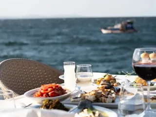 Ata'dan Balık Güzelbahçe