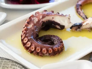 Ata'dan Balık Güzelbahçe