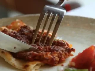 Ateş Ocakbaşı Bayraklı