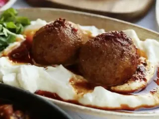 Ateş Ocakbaşı Bayraklı