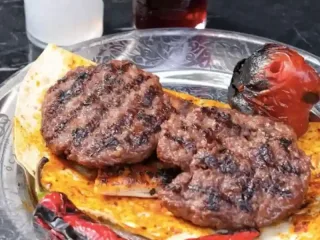 Ateş Ocakbaşı Bayraklı