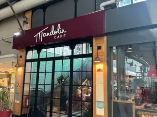 Mandolin Cafe Konak Pier